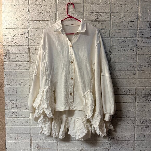 Free People Tops - 🤍 Free People White Ruffle Layered Tunic / Cardigan